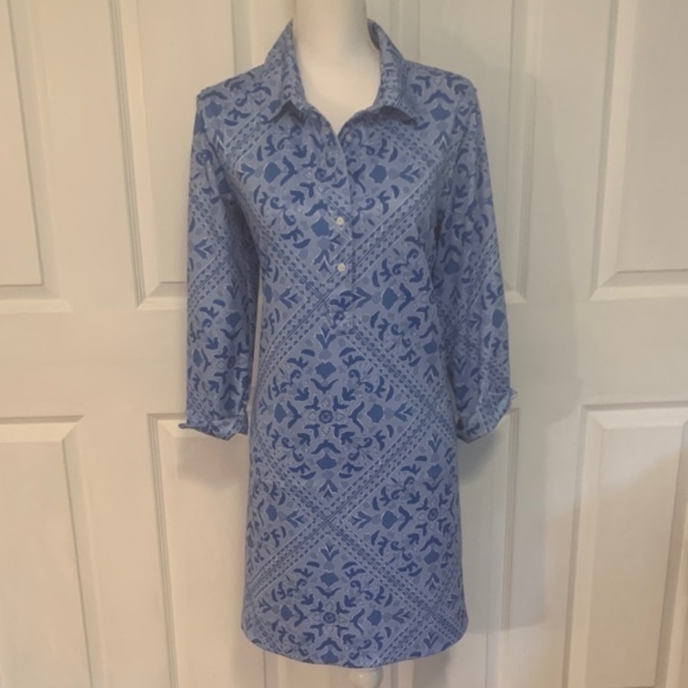 Vineyard Vine blue patterned shirt dress.
